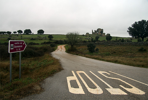 Acceso desde la ZA 205 a las Casas de Asmesnal