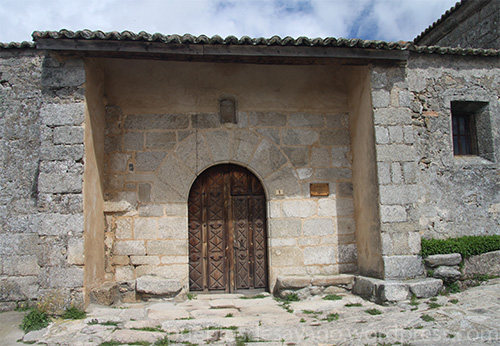 Entrada iglesia de Monumenta