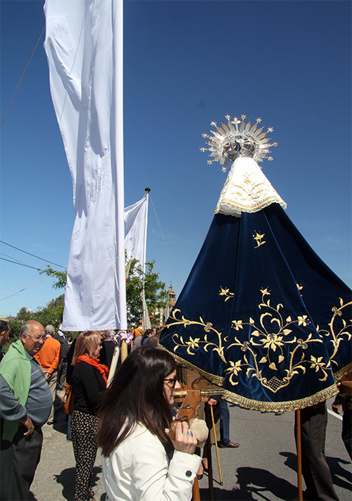Manto bordado de la Virgen del Castillo de Fariza