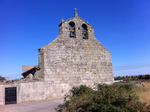 Espadaña de la iglesia de Pasariegos