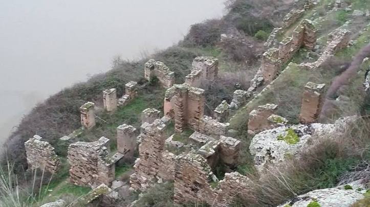 almaraz_cascadalaspilas_poblado