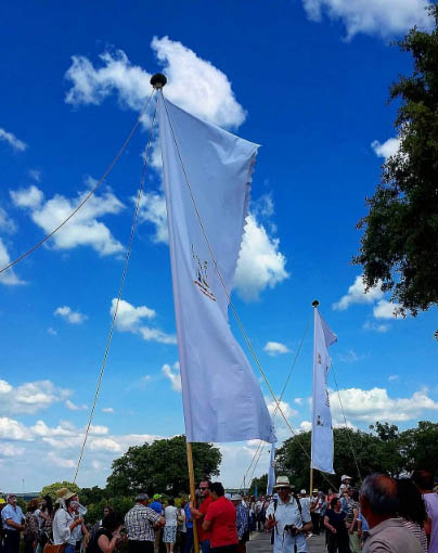 Pendones típicos de la procesión de Fariza / Foto de Josinnas Leal en Instagam