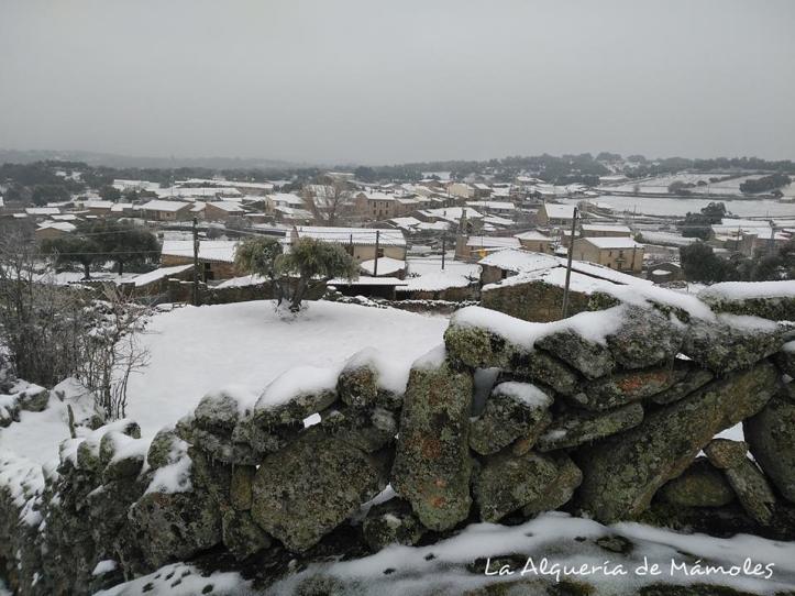 28279522_914861925354768_660331464665215515_n