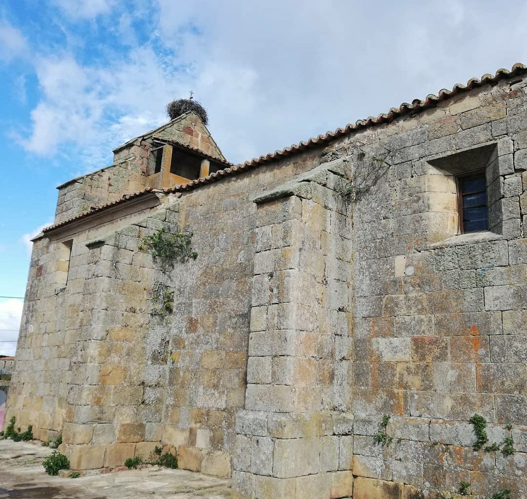 Muro de la iglesia de San Benito en Palazuelo de Sayago, Zamora