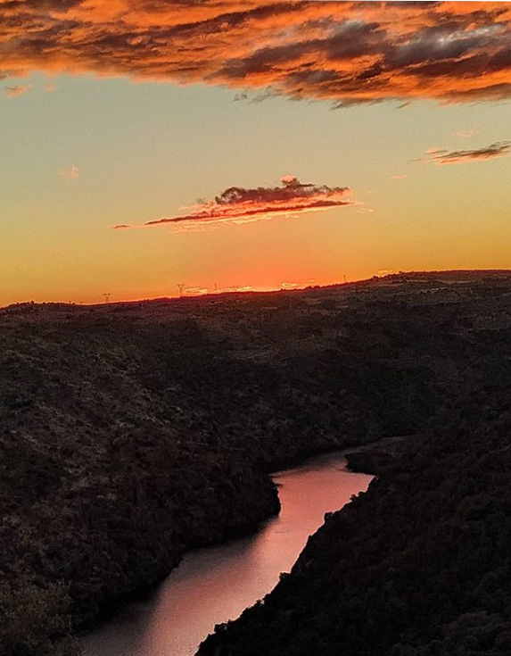 atardecer en Mámoles arribes del duero, provincia de Zamora. Foto del autor Mámoles recalcao desde la zona conocida como "La Caseta"