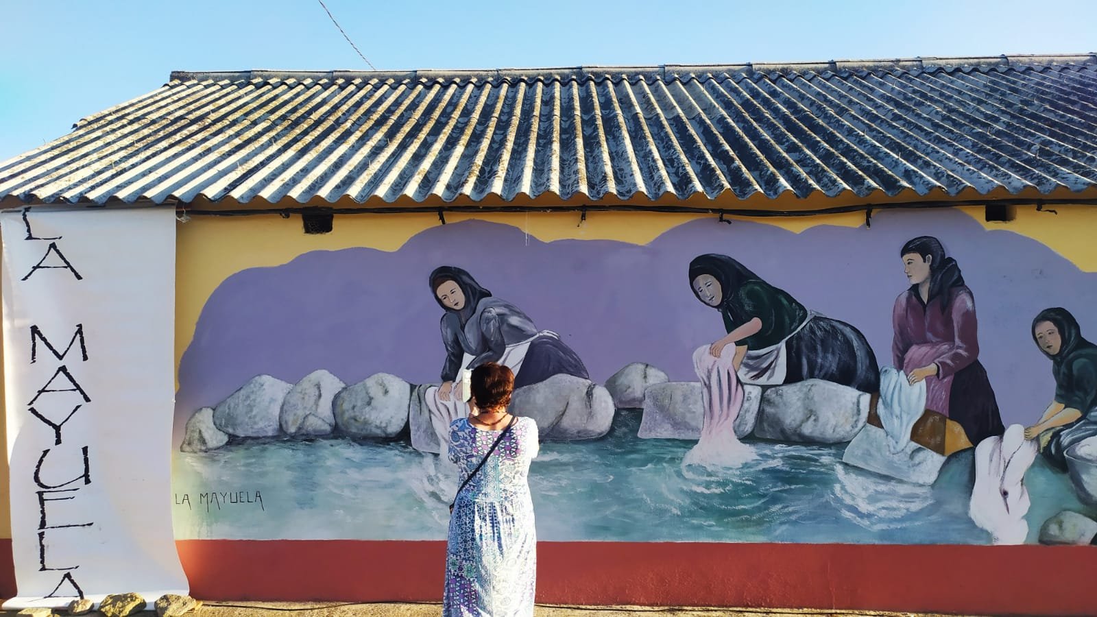 Mural de las Lavanderas en los antiguos lavaderos de Bermillo de Sayago en homenaje al escritor y antropólogo José María Arguedas