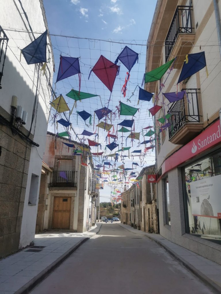 Cometas en la calle Teniente Chamorro