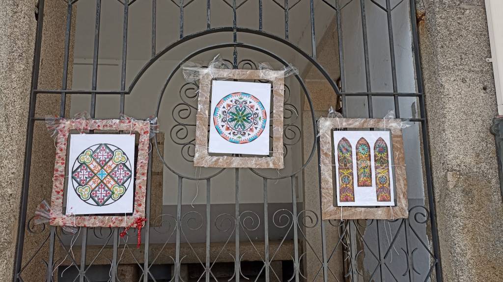 exposición de mandalas en la plaza de requejo de bermillo de sayago zmaora
