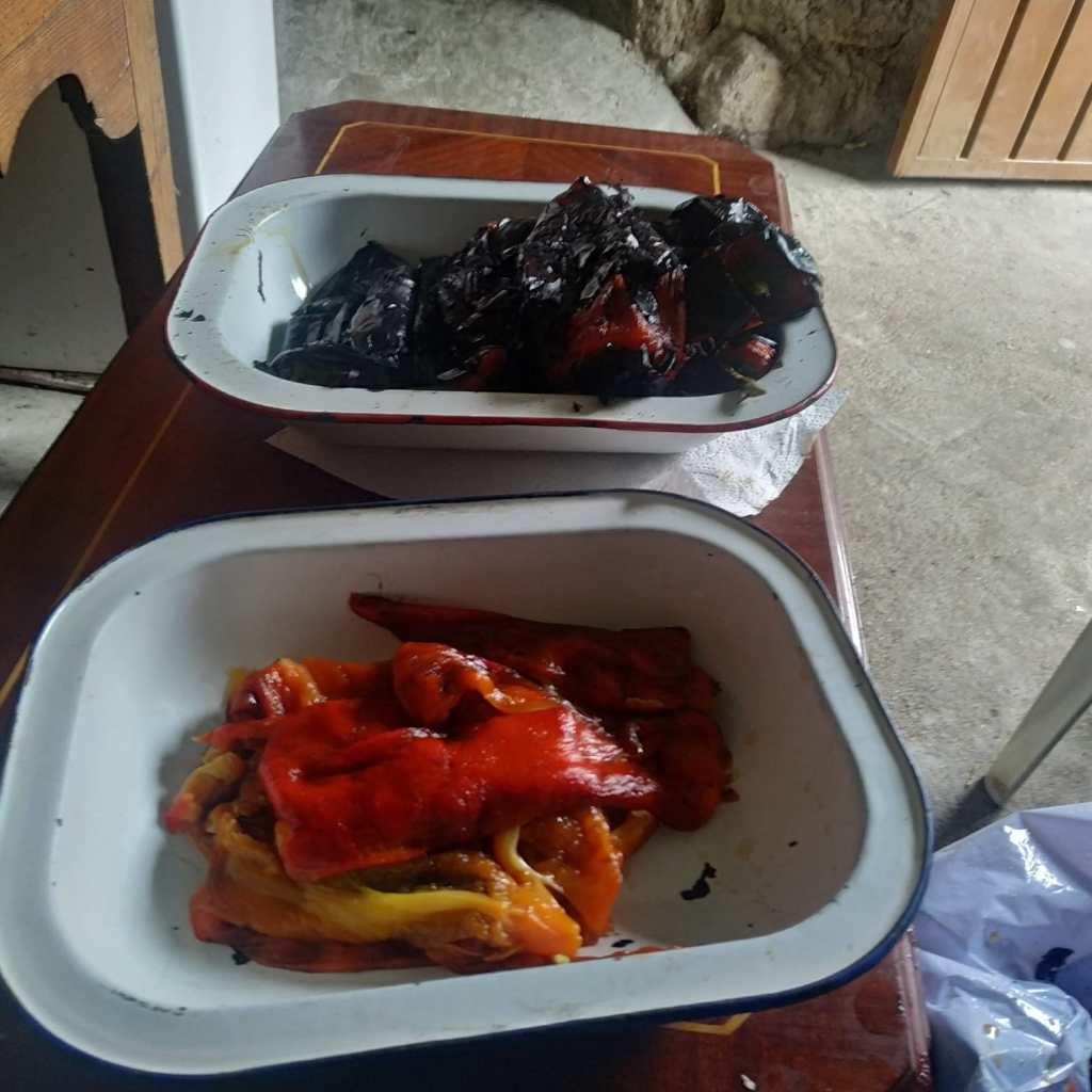 platos de pimientos asados