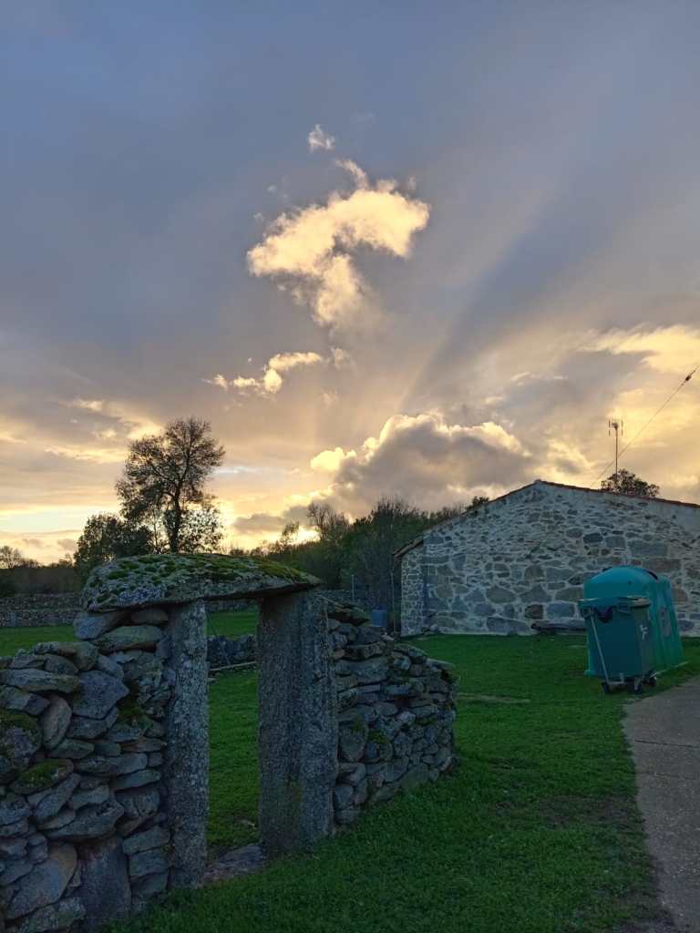 Atardecer en monumenta de Sayago