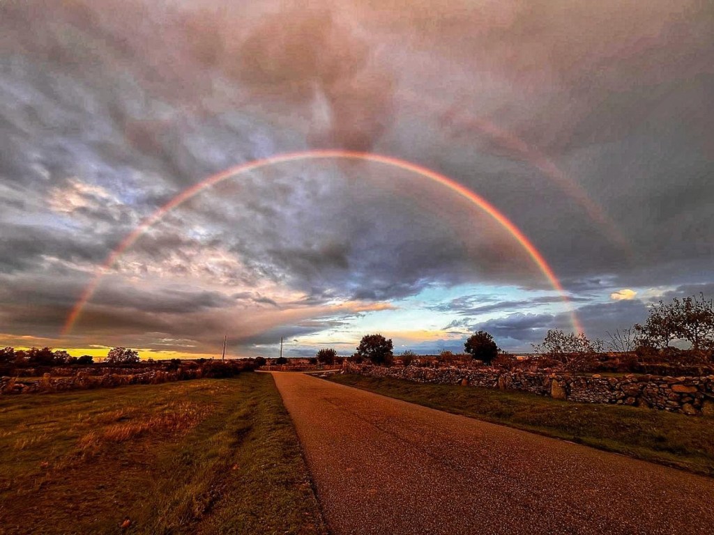 arco iris de finales de noviembre de 2024 a las afueras de muga de Sayago (Zamora)