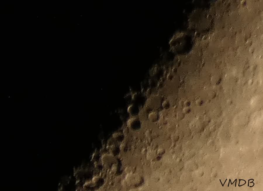 X de la luna vista desde Moral de Sayago en la provincia de Zamora