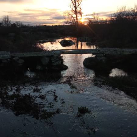 rivera de bermillo al atardecer