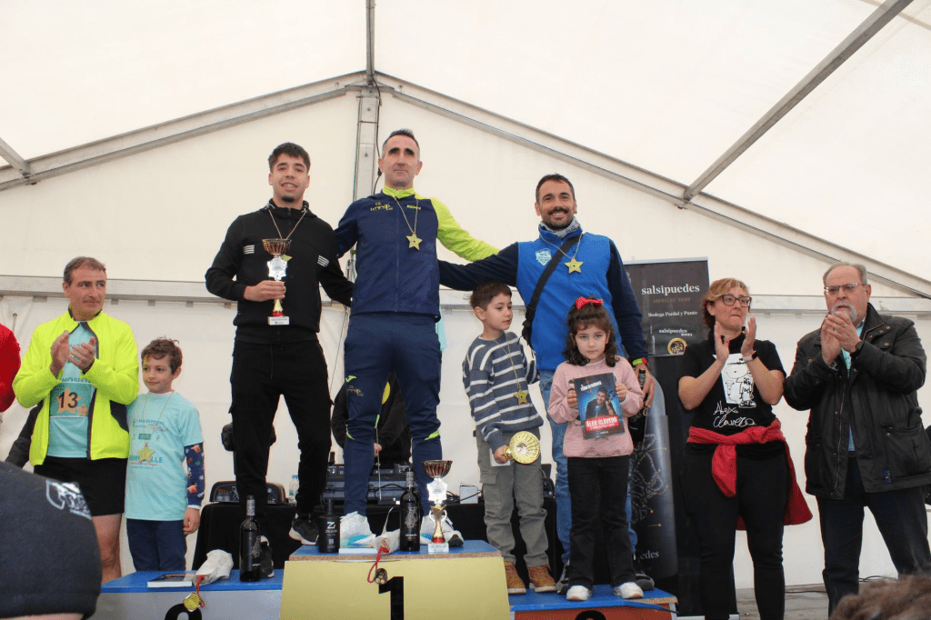 Ganadores categoría masculina en la IV San Silvestre Fermosellana