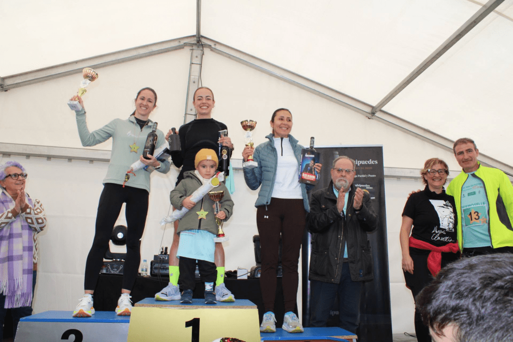 Ganadoras categoría masculina en la IV San Silvestre Fermosellana