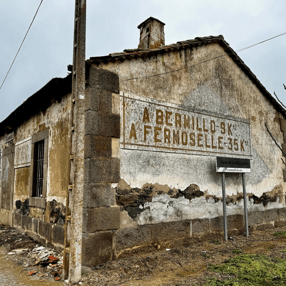 La casilla de peones camineros de Fadón, entre el abandono y la memoria del patrimonio