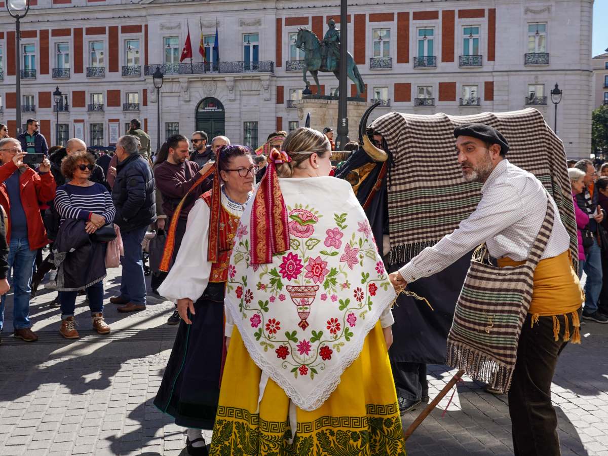 Las mascaradas de Sayago ya pisan la Puerta del Sol